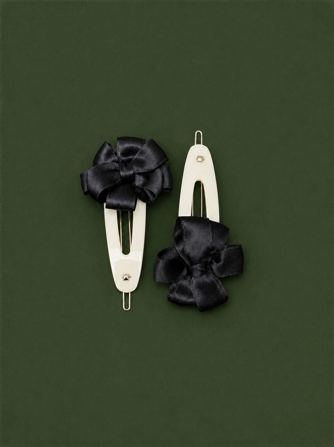 Princess Side Clip Cream and Black - Turtle Story