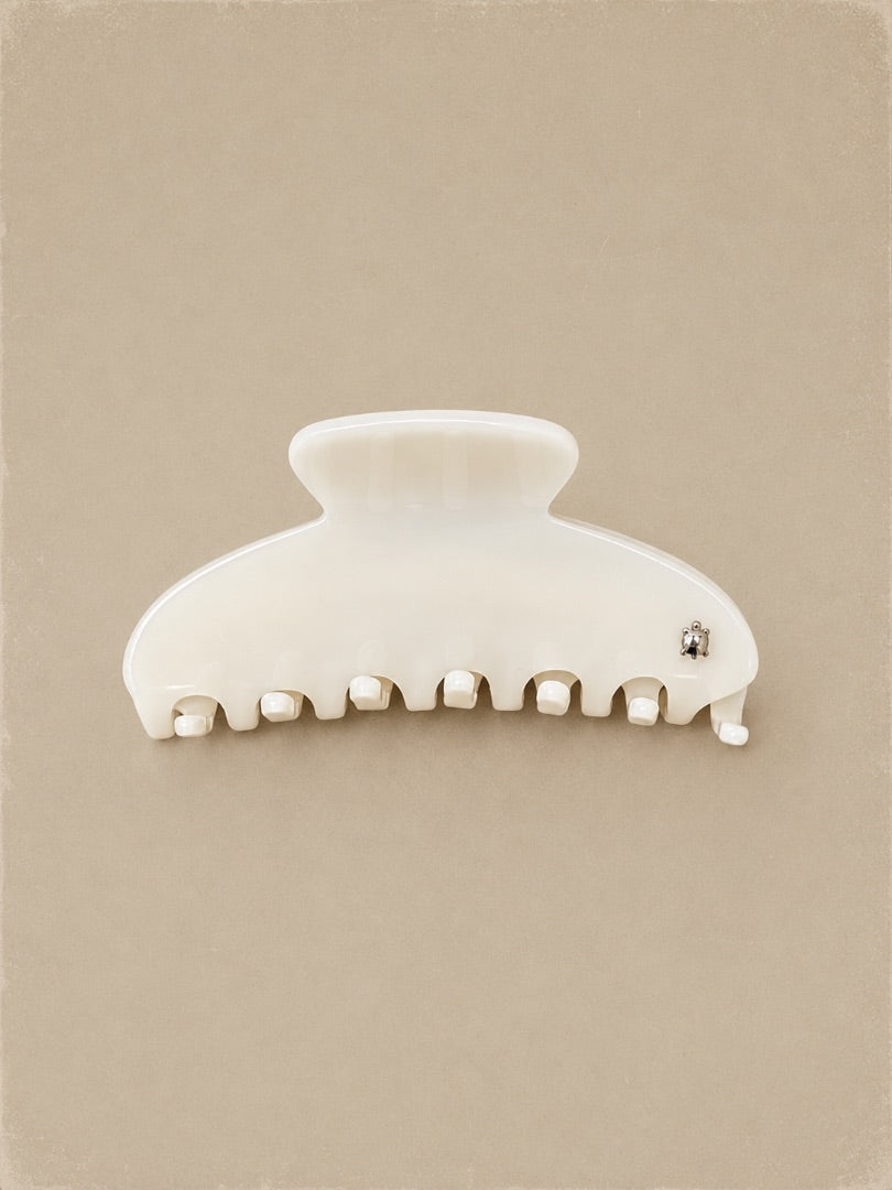 Hair Jaw Medium Vanilla - Turtle Story