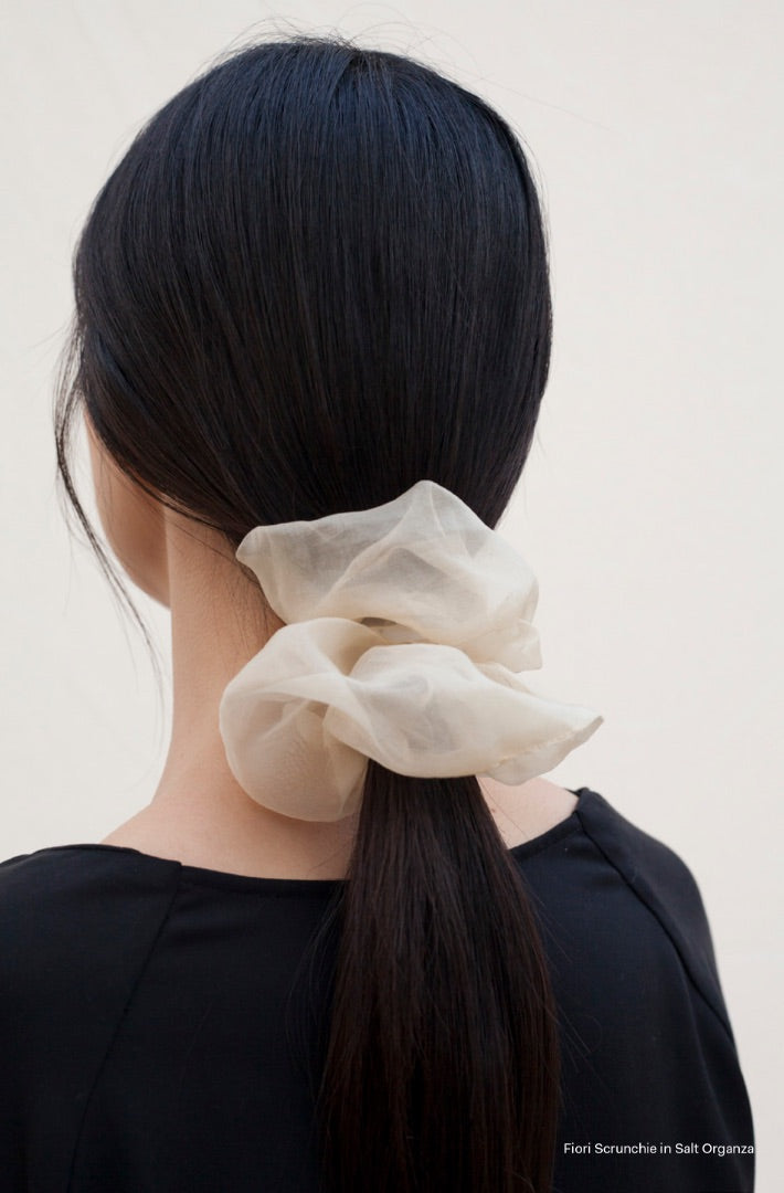 FIORI SCRUNCHIE in SAND