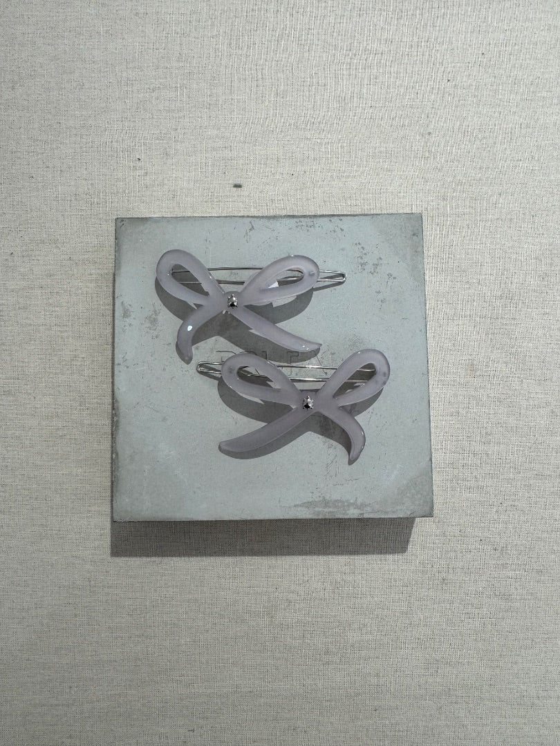 Ribbon Side Clips Velvet Gray