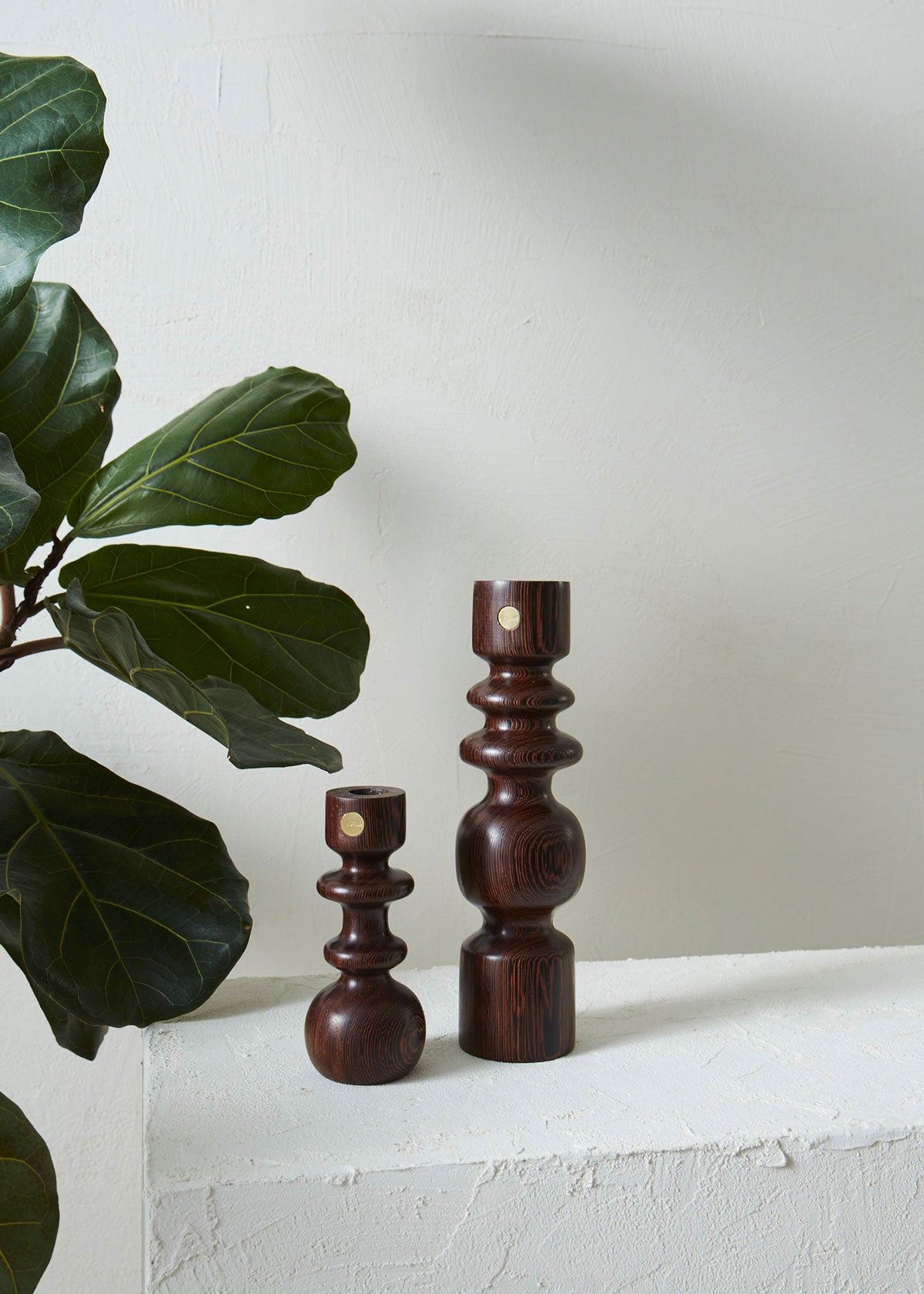 Ada Wenge candle holder - Romie Objetti