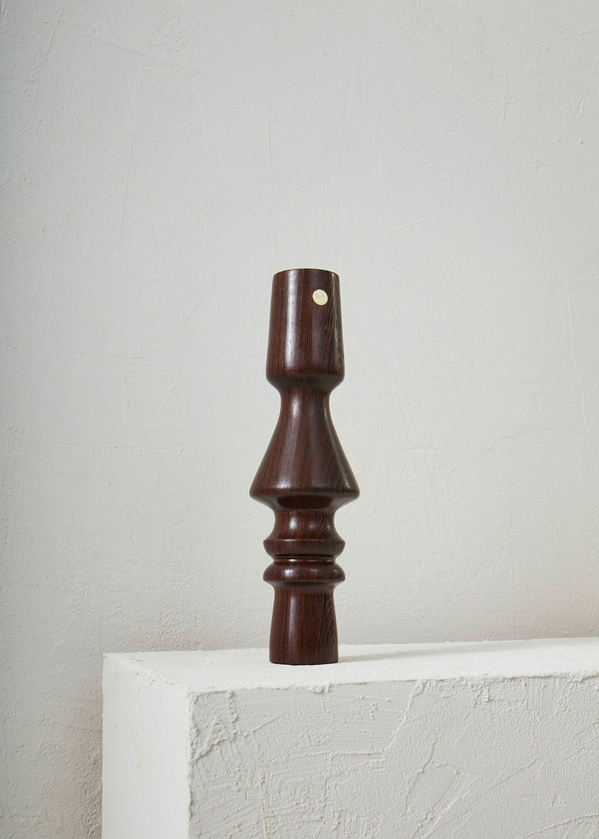 Jacques Wenge candle holder - Romie Objetti