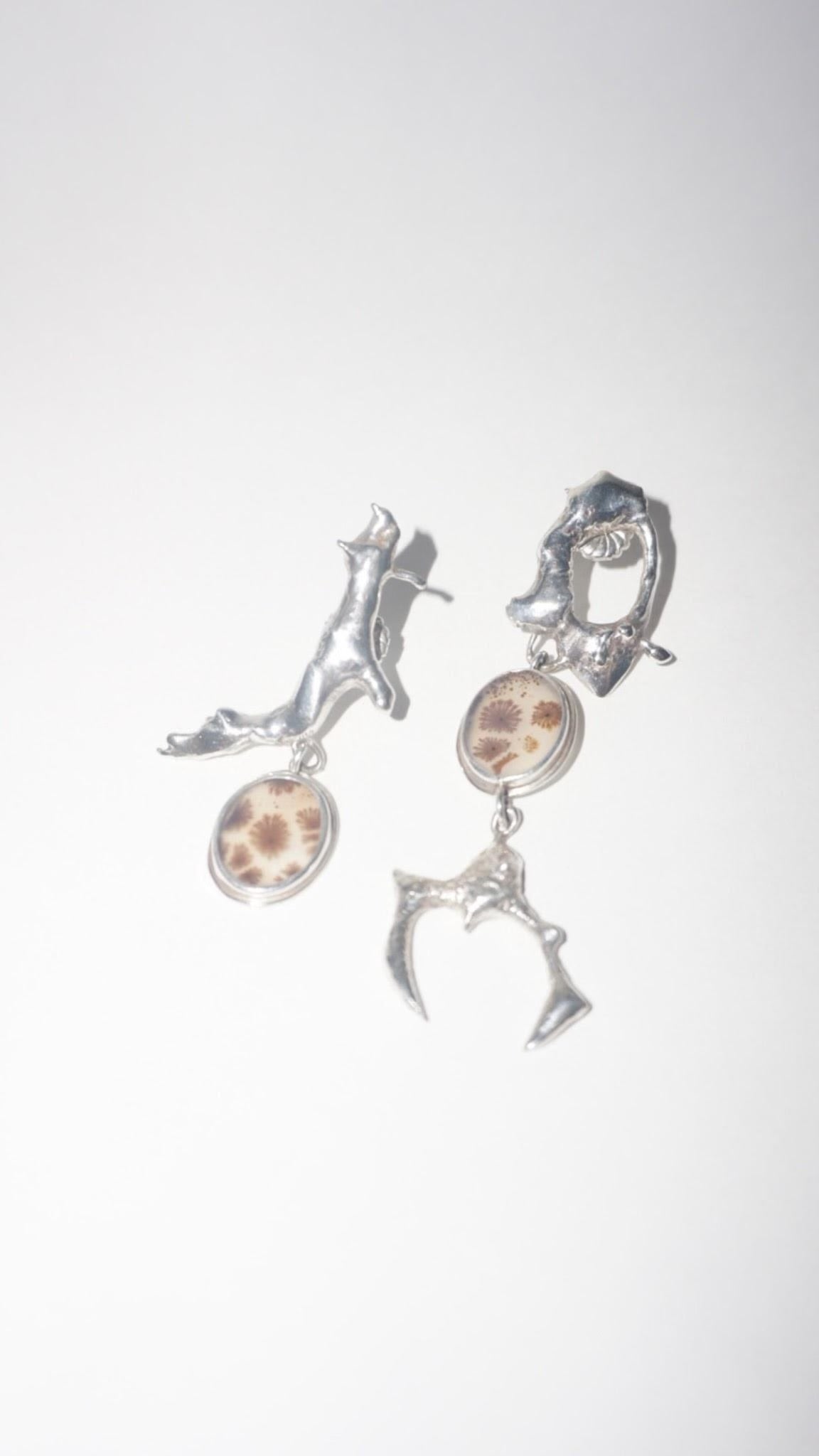 Tableau 001 Earrings - Mother Silver
