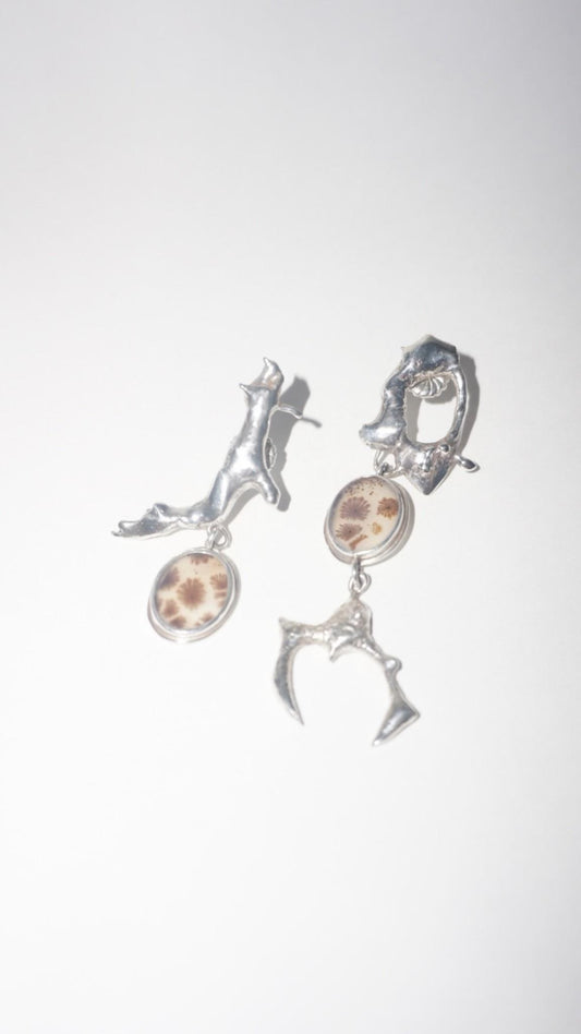 Tableau 001 Earrings - Mother Silver