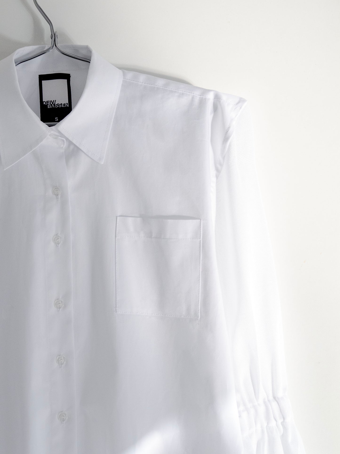 White Cropped Shirt w/ Large Sleeves- Deiv Bassen