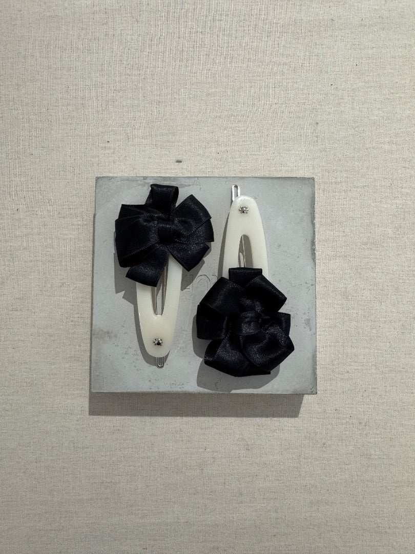 Princess Side Clip Cream and Black