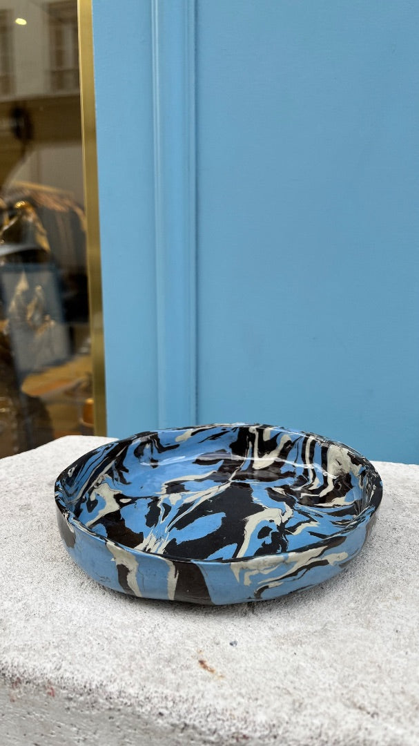 MIMI CONSIGNA  plato llano azules con bordes
