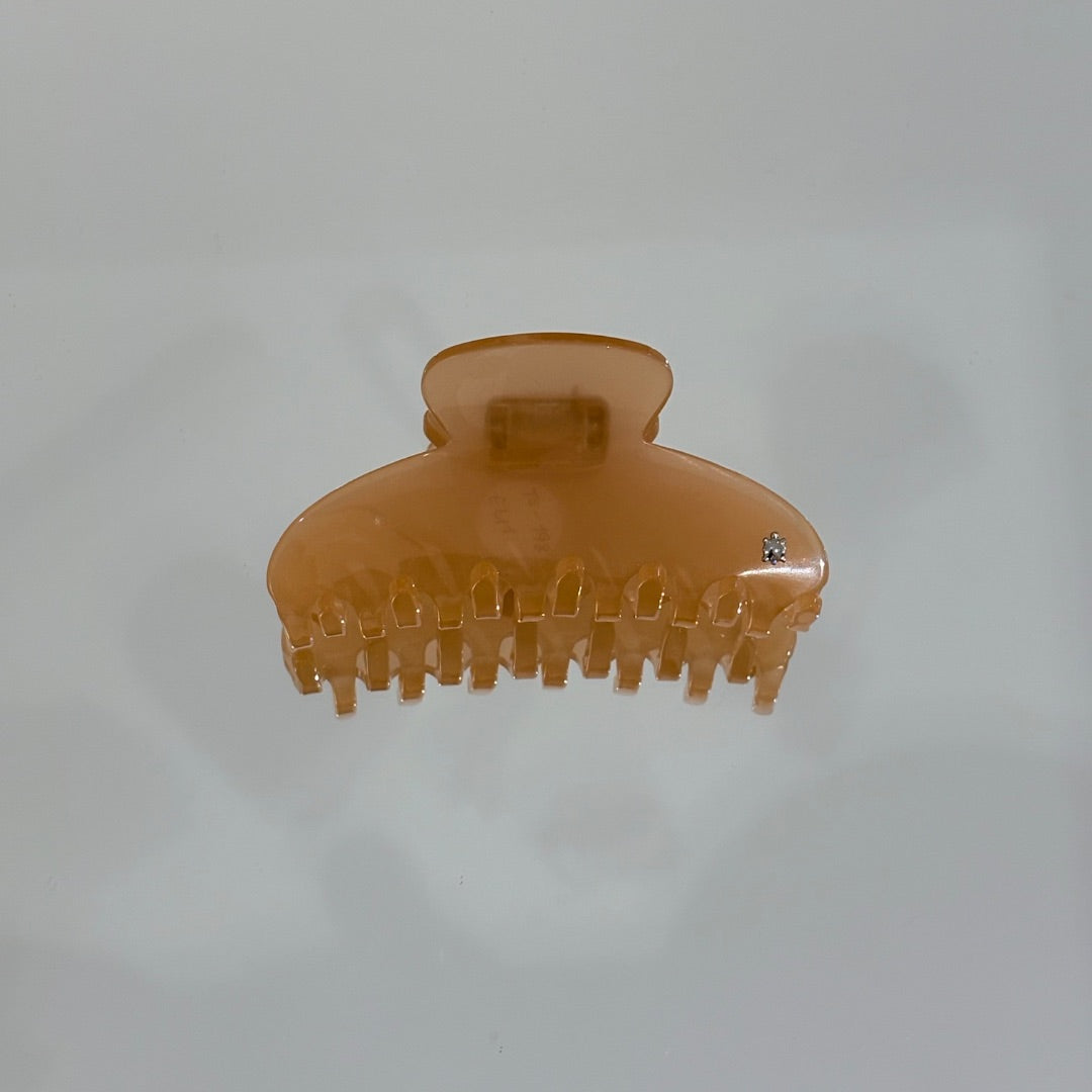 Iconic Jaw Medium Butter - Turtle Story
