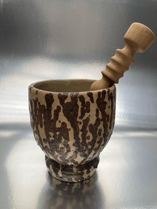 Brown Grand Mortar and Pestle by Eloi Schultz - Anna Airoldi
