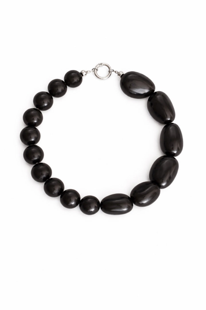Ostra Necklace Negro